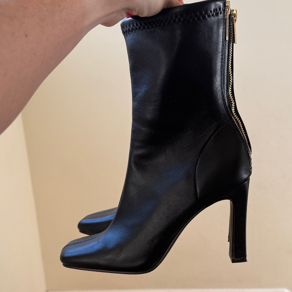 Steve Madden Khelan Black Ankle Boot Size 7.5 - Picture 5 of 7